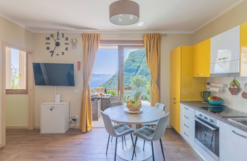 Fonteno Apartment | EnjoyIseoLake - Blooming Lakefront