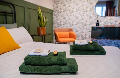 Precotto Apartment | "Exclusive garden" Direct metro to Duomo in 15 min