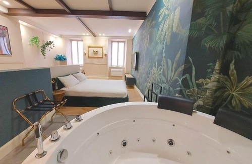 Borgo San Leonardo Apartment | Exotic Suite with Jacuzzi