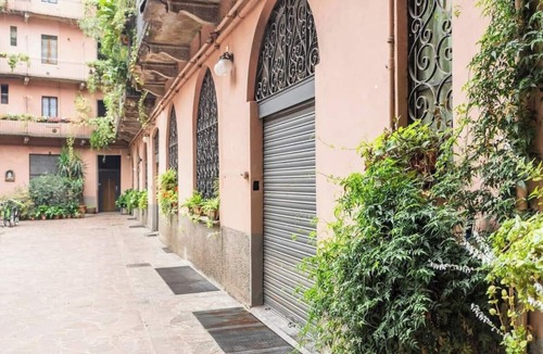 Ticinese Apartment | Fabulous 2-bedroom apartment with AC in vibrant Milano-Bocconi area