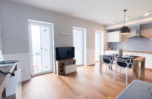 Sottomarina Apartment | Fairmont Seafront Venice Suite by Ca-sa Chec