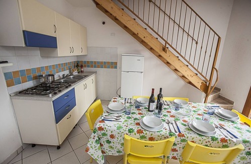 Rosapineta Apartment | Ferienanlage Solmare Wohnung Quadri für 7 Personen