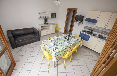 Rosapineta Apartment | Ferienanlage Solmare Wohnung Quadri für 7 Personen