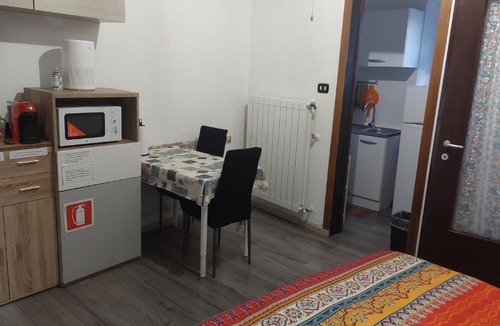 Bareggio Apartment | Ferrera case vacanze Monolocale Ferrera 15 minuti da RHO Fiera e da Milano San Siro