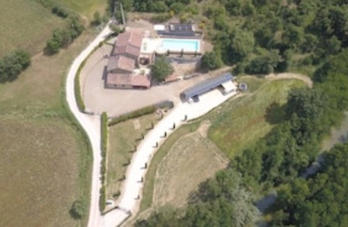 Castiglione della Valle Apartment | Fico Apartment with solar heated pool set in the Umbrian countryside