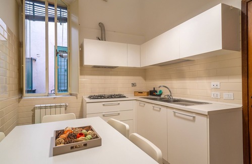 Rione V Ponte Apartment | Flower Fields Home