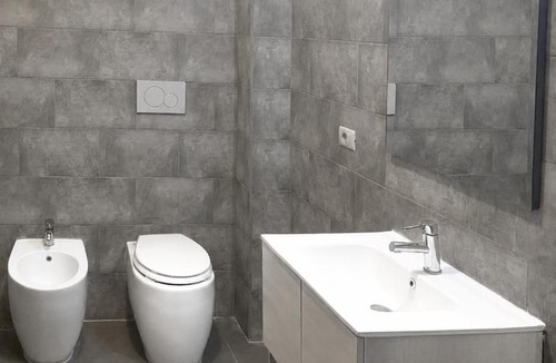 Monte Sacro House | FraMiry Room Roma Camera privata con balcone
