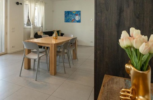 Chinatown Apartment | Free Parking - Artstay Monumentale Suite with Gym