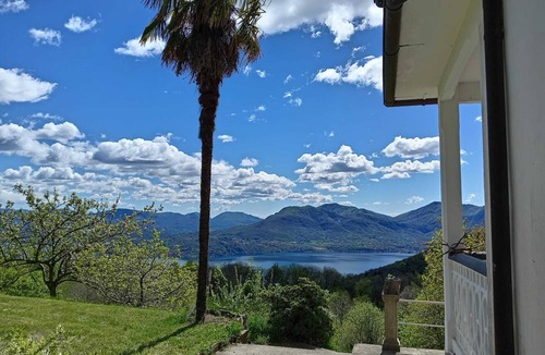 Trarego Viggiona House | Freistehendes Ferienhaus am Dorfrand mit Panoramablick auf den Lago Maggiore