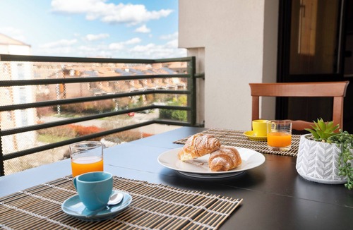 San Faustino-Madonnina-Quattroville Apartment | Ganden's Flat - One Bedroom Apartment, Sleeps 3