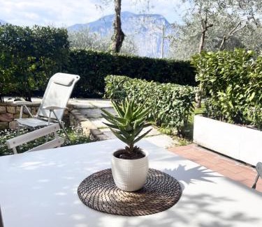 Assenza Apartment | Garden Beth's House