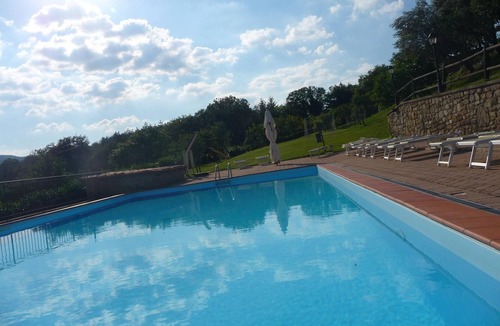 Pratovecchio House | Geranei Haus mit Schwimmbad zwischen Florenz und by Interhome