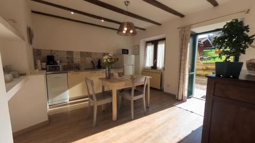 Germignaga Apartment | Giardino del Bosso - Apartment Wood