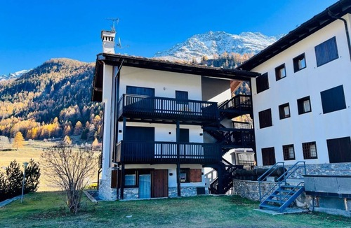 La Thuile Apartment | GuestHost - A cozy apartment of approximately 40 square meters, perfect for two people, located on the ground floor of a building (access via one step).The property is located in the Arly hamlet of La Thuile, nestled in the Alpine landscape and convenien