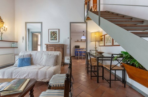 Pontelagoscuro Apartment | GuestHost - Apartment located inside a villa, shared with the owner.Perfect place for those looking for a stay surrounded by greenery, quiet and away from city traffic.The historic center is only 15 minutes by car or 20 minutes by bus (n. 310).It is poss