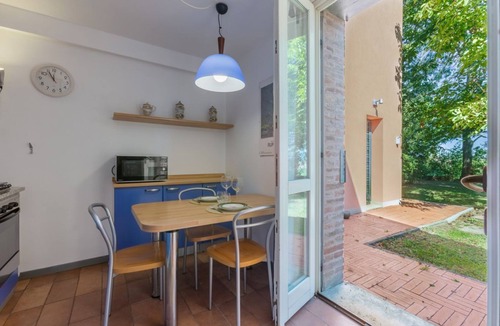 Pontelagoscuro Apartment | GuestHost - Apartment located inside a villa, shared with the owner.Perfect place for those looking for a stay surrounded by greenery, quiet and away from city traffic.The historic center is only 15 minutes by car or 20 minutes by bus (n. 310).It is poss