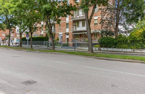 Ferrara Apartment | GuestHost - Apartment located on the third floor of a building equipped with a lift (NOT suitable for the disabled).In 82 square meters of space it comfortably accommodates 7 people.The apartment is located 4 minutes walk from the bus stop, ideal for rea