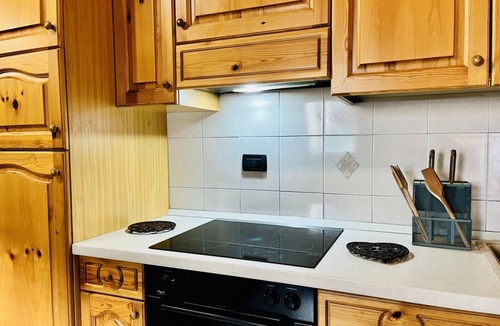 La Salle Apartment | GuestHost - Comfortable and welcoming 50 sqm apartment in the heart of La Salle, accommodating up to 4 people, located on the first floor of a typical mountain house (without an elevator).The property is located in the heart of the town, within walking d