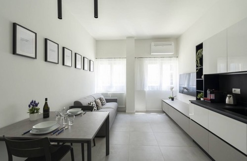 Simonetta Apartment | GuestHost - Comfy TERRA Apartment near Cenisio MM5