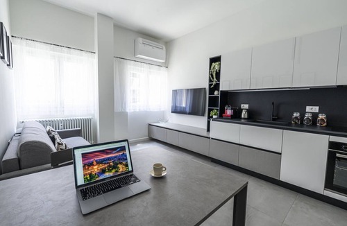 Simonetta Apartment | GuestHost - Comfy TERRA Apartment near Cenisio MM5
