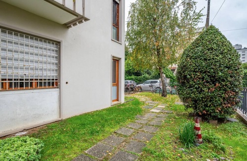 Padova Apartment | GuestHost - Cosy studio of 17 smq for two people, located on the ground floor of a just renovated building NO lift (there is a step to access the entrance of the flat). The property is located in a quiet and peaceful residential area. In just a few minut