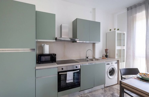 Padova Apartment | GuestHost - Cozy 40 sqm studio apartment, accommodating up to 4 guests, located on the first floor of a building with an elevator.The accommodation is in a quiet residential neighborhood, 800 meters from the Central Hospital (a 10-minute walk) and within