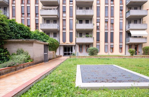 Padova Apartment | GuestHost - Cozy 40 sqm studio apartment, accommodating up to 4 guests, located on the first floor of a building with an elevator.The accommodation is in a quiet residential neighborhood, 800 meters from the Central Hospital (a 10-minute walk) and within