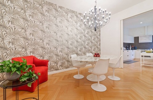 City Center Padova Apartment | GuestHost - Exclusive apartment perfect for 4 guests located in the very center of Padua, in the luxury shopping street, immersed in the magic of the squares, a stone's throw from the Scrovegni Chapel, the Bo, the Palazzo della Ragione, the Duomo and 1