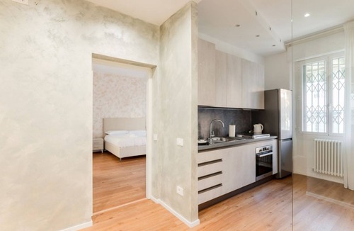 Padova Apartment | GuestHost - Modern 25 sqm room just 6 minutes walk from Sant'Antonio Hospital, able to accommodate up to 3 people. The accommodation is located on the ground floor (raised) of a building without a lift (NOT suitable for disabled people). Please note that