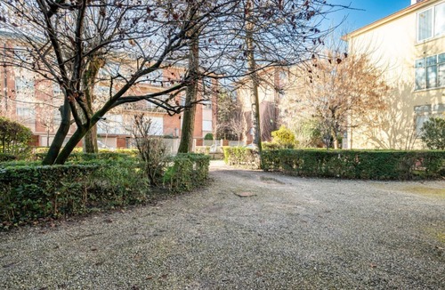 Padova Apartment | GuestHost - Modern 35 sqm apartment just 6 minutes walk from Sant'Antonio Hospital. The accommodation, which can host up to 3 guests, is located on the ground floor (raised) of a building without lift (NOT suitable for disabled people). Please note that