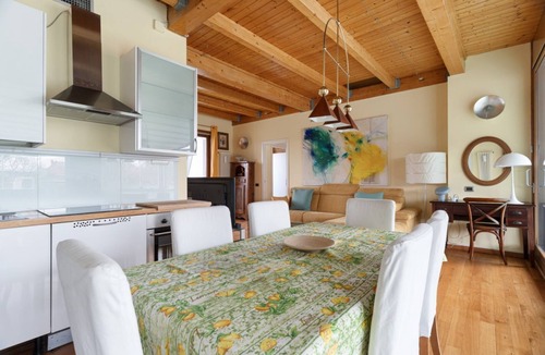 Porta Lodovica Apartment | GuestHost - Modern 90m2 penthouse, perfect for 6 people, located on the third floor of a building with lift.The accommodation is located in the Bocconi/Tibaldi district, a vibrant and strategic area, defined by the prestigious presence of the Bocconi Uni