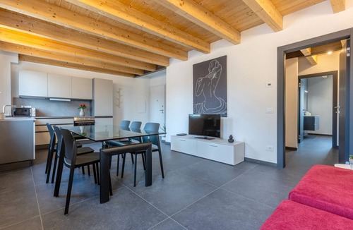 Addizione Erculea Apartment | GuestHost - New and spacious apartment of about 145 sqm, capable of accommodating up to 11 people, located on the second floor of a modern building without a lift.The property is located in a residential area of ​Ferrara, a few minutes walk from the