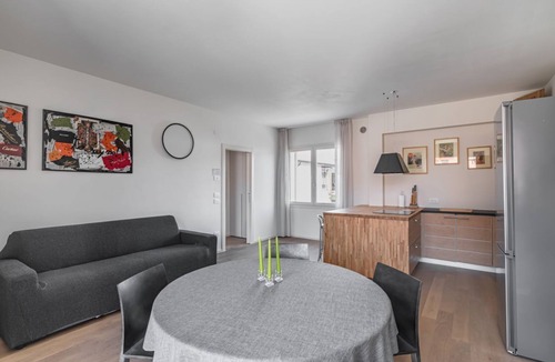 Padova Apartment | GuestHost - Outbuilding used as an apartment located on the first floor.There are 20 steps to access it.In 60 square meters of space it accommodates 4 people, with a double bedroom and a double sofa bed in the living room.There is an external large balco