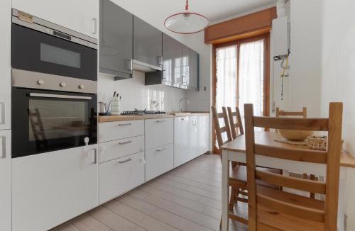 La Fontana Apartment | GuestHost - Spacious Apartment X6 Zara MM3 MM5