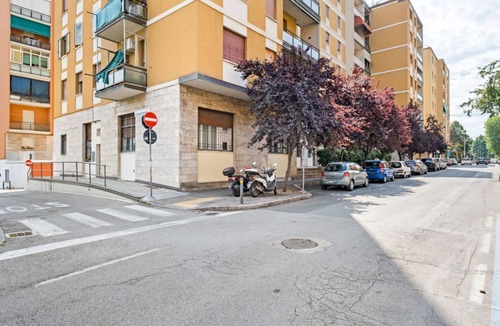 San Donato Apartment | GuestHost - The apartment is located on the ground floor of a building.It comfortably accommodates 3 people in 40 square meters of space, with a double bedroom and a french sofa bed in the living room.The apartment is located a few minutes on foot from F