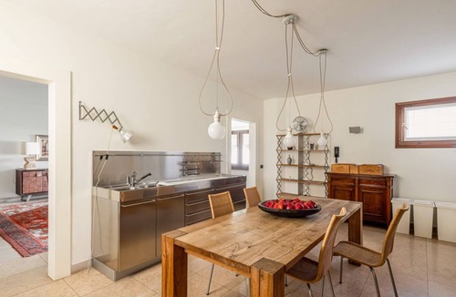 Sant'Agostino Apartment | GuestHost - Wonderful villa of 350sqm of space positioned on two levels with 500mt of SHARED garden.It accommodates 6 people, with three bedrooms (each with a private en suite bathroom) and a single armchair in the living roomTwo ASSIGNED parking spaces,