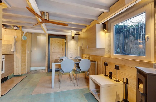 Manerba del Garda Apartment | Guesthouse 'Haus Am Gardasee' with Lake View, Wi-Fi, and Optional Air Conditioning
