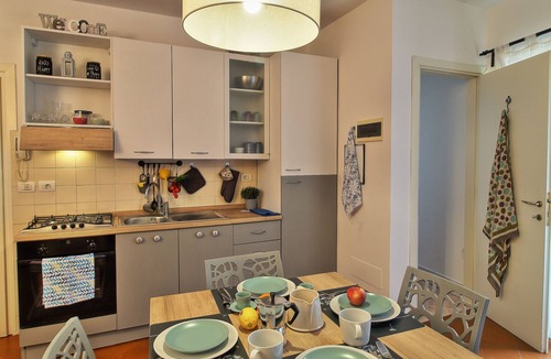 Lazise Old Town Apartment | Historical center elegant apartment
