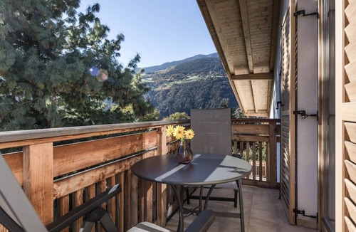 Bressanone Apartment | Hochwertige Ferienwohnung mit 2 Schlafzimmern, Bergblick und Großem Garten