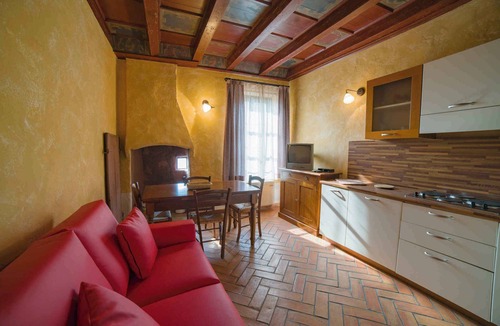 Toscolano Maderno Apartment | Holiday apartment with air conditioning, WiFi and pool