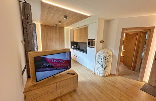 Teola Apartment | Holiday Apartment Chalet Monteneve Verde with Mountain View, Balcony & Wi-Fi