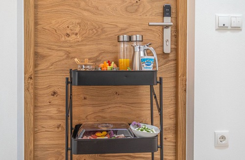 Parcines Apartment | Holiday Apartment "Engel Stodl" with Mountain View, A/C, Wi-Fi, Balcony, Sauna & Terrace
