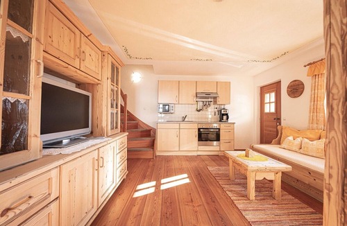 Campo Tures Apartment | Holiday Apartment "Himmelschlüssel" with Mountain View, 2 Private Terraces & Wi-Fi