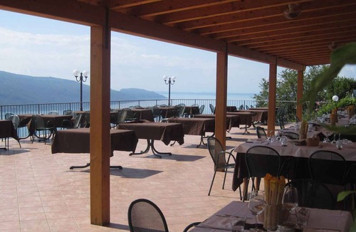 Gardola Apartment | Holiday apartment in the Residence Ruculi with lake view