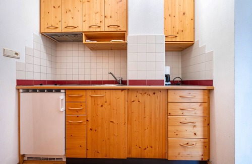 Villetta Apartment | Holiday Apartment 'Lindenhof Apt 6' with Shared Garden & Wi-Fi