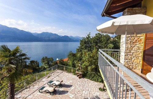 Assenza Apartment | Holiday apartment with outdoor pool and air conditioning