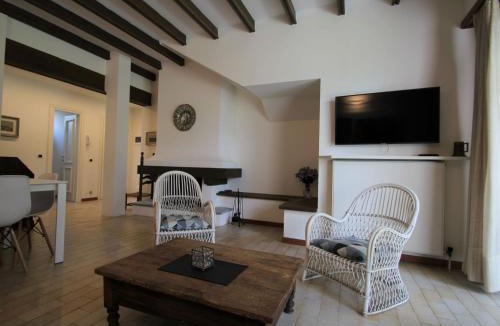Porto Valtravaglia House | Holiday Home Alpina by Interhome
