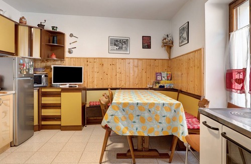 Fontana Nuova-Bevia House | Holiday Home 'Casa della Rosina' with Mountain Views