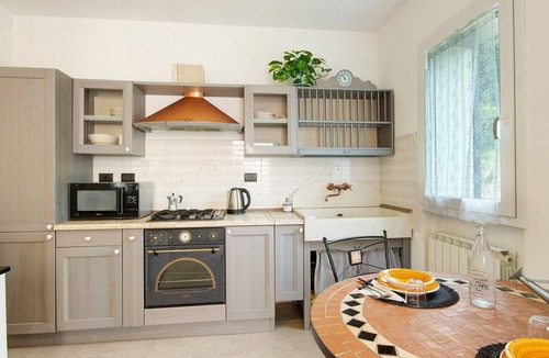Rivarola Apartment | Holiday Home 'Pullin' with Private Garden and Wi-Fi