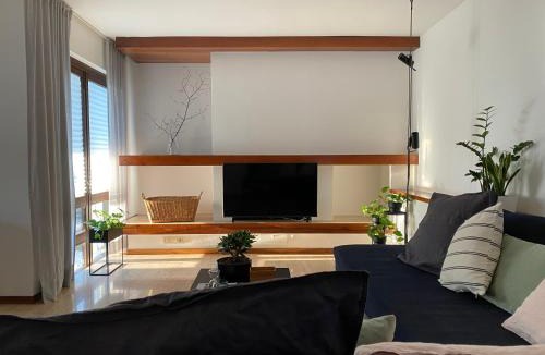Iseo Apartment | Holiday home Punta D'Oro with garden, parking place and lake access at 300 m
